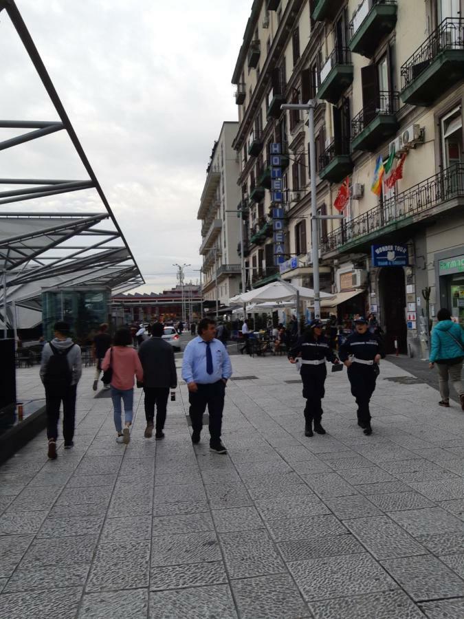Metropolis Stazione Centrale 나폴리 외부 사진